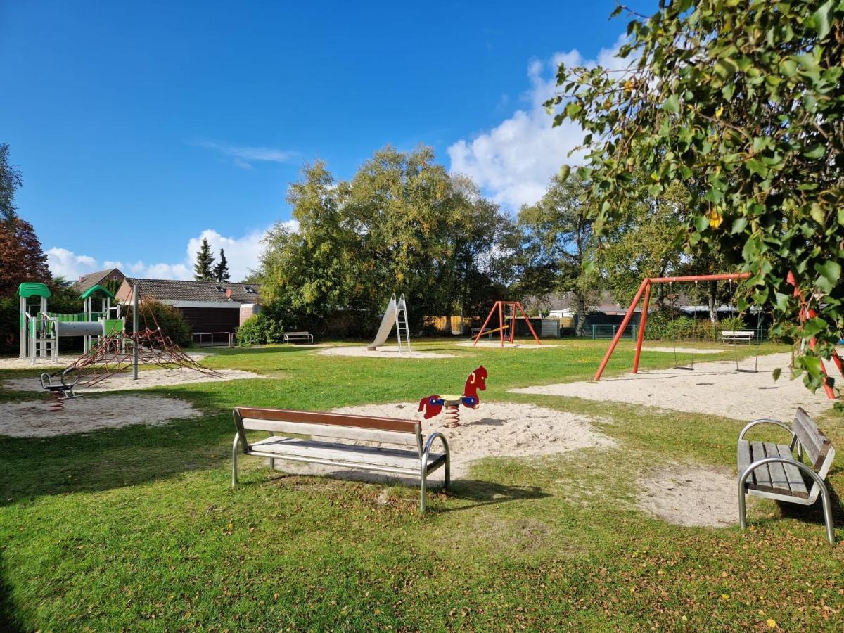 Ferienhaus Nordseeglueck Im Ferienpark Berumbur Exteriör bild